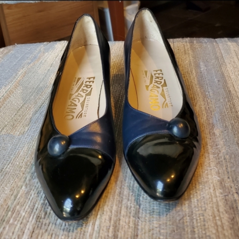 Salvatore Ferragamo Navy Blue/ Black Patent Leather Heel Pumps Shoes Sz 6 1/2 AA - Picture 8 of 12